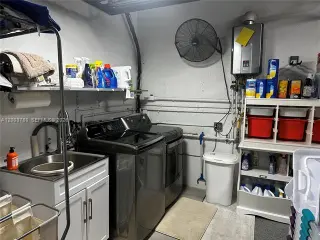 Propiedad en alquiler con 3 habitaciones y 2.5 baños en Coral Gables