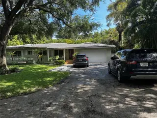 Propiedad en alquiler con 3 habitaciones y 2.5 baños en Coral Gables