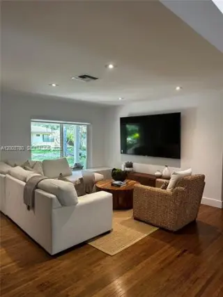Propiedad en alquiler con 3 habitaciones y 2.5 baños en Coral Gables