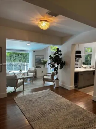 Propiedad en alquiler con 3 habitaciones y 2.5 baños en Coral Gables