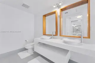 Propiedad en alquiler con 2 habitaciones y 2 baños en Miami