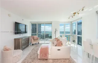 Propiedad en alquiler con 2 habitaciones y 2 baños en Miami