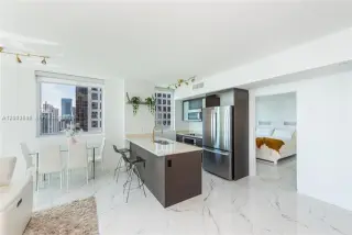 Propiedad en alquiler con 2 habitaciones y 2 baños en Miami