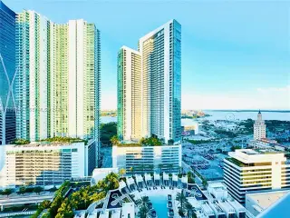 Propiedad en alquiler con 2 habitaciones y 3 baños en Miami