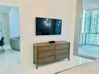 Propiedad en alquiler con 2 habitaciones y 3 baños en Miami
