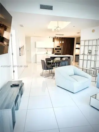 Propiedad en alquiler con 2 habitaciones y 3 baños en Miami