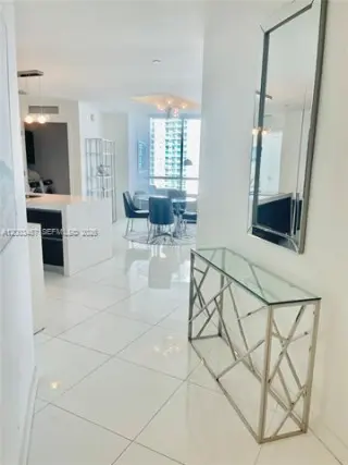 Propiedad en alquiler con 2 habitaciones y 3 baños en Miami