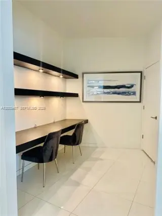 Propiedad en alquiler con 2 habitaciones y 3 baños en Miami