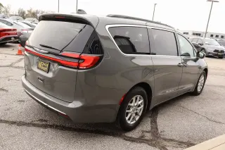 2022 Chrysler Pacifica Touring L FWD