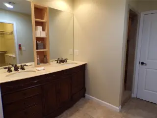 Propiedad en alquiler con 3 habitaciones y 2 baños en Kempner