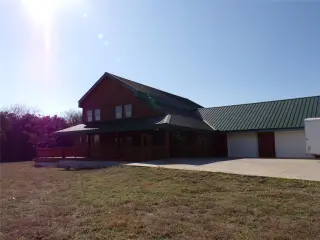 Propiedad en alquiler con 3 habitaciones y 2 baños en Kempner