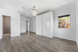 Propiedad en alquiler con 3 habitaciones y 3 baños en Surfside