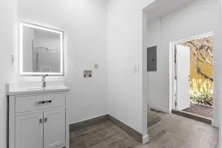 Propiedad en alquiler con 3 habitaciones y 3 baños en Surfside