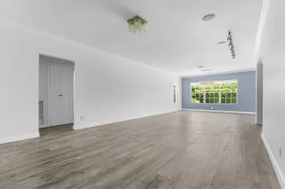 Propiedad en alquiler con 3 habitaciones y 3 baños en Surfside