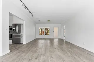 Propiedad en alquiler con 3 habitaciones y 3 baños en Surfside