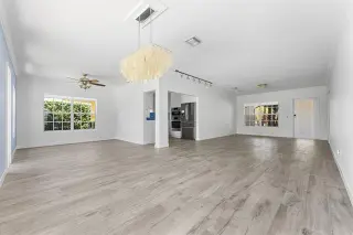 Propiedad en alquiler con 3 habitaciones y 3 baños en Surfside