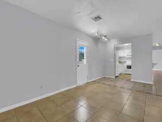 Propiedad en alquiler con 2 habitaciones y 1 baño en Cape Coral