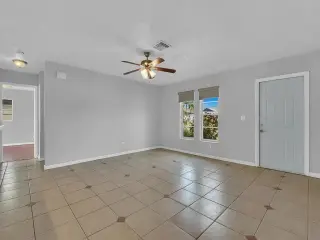 Propiedad en alquiler con 2 habitaciones y 1 baño en Cape Coral
