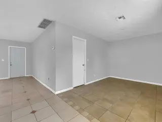 Propiedad en alquiler con 2 habitaciones y 1 baño en Cape Coral