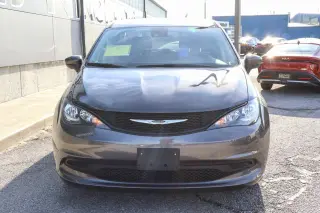 2023 Chrysler Voyager LX FWD