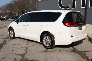 2023 Chrysler Pacifica Touring L FWD