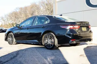 2023 Toyota Camry SE Auto