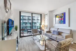 Propiedad en alquiler con 1 dormitorio y 2 baños en Miami