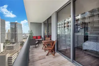 Propiedad en alquiler con 1 dormitorio y 2 baños en Miami