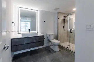 Propiedad en alquiler con 3 habitaciones y 2 baños en Miami