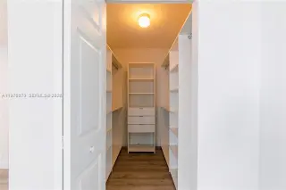 Propiedad en alquiler con 3 habitaciones y 2 baños en Miami