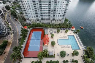 Propiedad en alquiler con 3 habitaciones y 2 baños en Miami