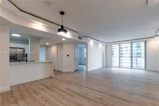 Propiedad en alquiler con 3 habitaciones y 2 baños en Miami
