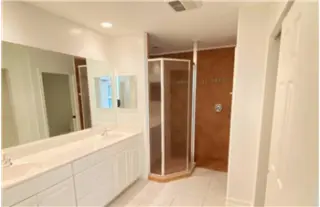 Propiedad en alquiler con 3 habitaciones y 2 baños en Estero