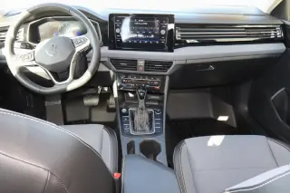 2025 Volkswagen Jetta SE Auto