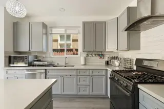 Propiedad en alquiler con 6 habitaciones y 3 baños en Antioch