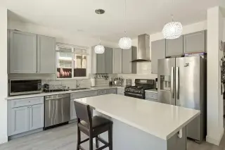 Propiedad en alquiler con 6 habitaciones y 3 baños en Antioch
