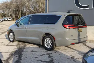 2023 Chrysler Pacifica Touring L FWD