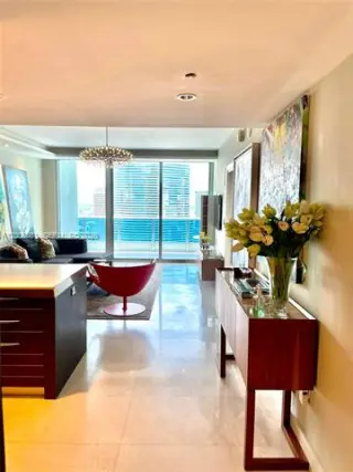 Propiedad en alquiler con 1 dormitorio y 1.5 baños en Miami
