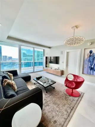 Propiedad en alquiler con 1 dormitorio y 1.5 baños en Miami