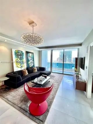 Propiedad en alquiler con 1 dormitorio y 1.5 baños en Miami