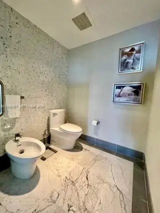 Propiedad en alquiler con 1 dormitorio y 1.5 baños en Miami