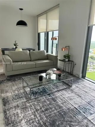 Propiedad en alquiler con 1 dormitorio y 1.5 baños en Miami
