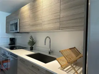 Propiedad en alquiler con 1 dormitorio y 1.5 baños en Miami
