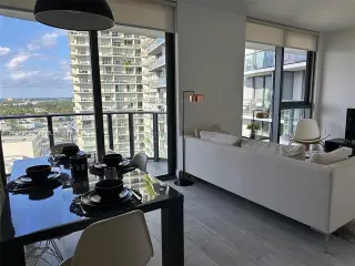 Propiedad en alquiler con 1 dormitorio y 1.5 baños en Miami