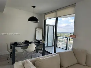 Propiedad en alquiler con 1 dormitorio y 1.5 baños en Miami