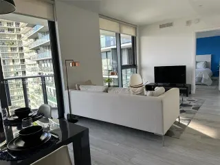 Propiedad en alquiler con 1 dormitorio y 1.5 baños en Miami