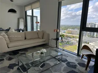 Propiedad en alquiler con 1 dormitorio y 1.5 baños en Miami