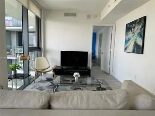 Propiedad en alquiler con 1 dormitorio y 1.5 baños en Miami