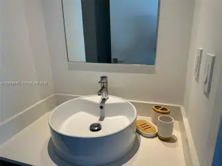 Propiedad en alquiler con 1 dormitorio y 1.5 baños en Miami
