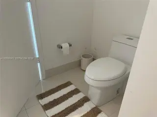 Propiedad en alquiler con 1 dormitorio y 1.5 baños en Miami